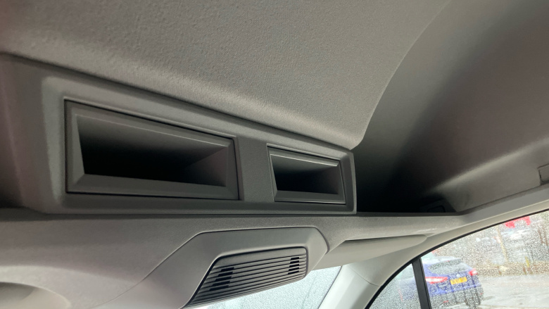 Volkswagen Crafter Cr35 Mwb Diesel 2.0 TDI 140PS Commerce Plus High Roof Van Auto